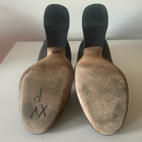 Authentic Vintage Dolce & Gabbana Black Suede Logo Studded Black Heel Pumps - Picture 10 of 11